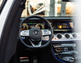 Foto Mercedes-Benz E 300 de AMG Line EQ Power Hybrid / Multibeam LED / Widescreen / Distronic+ / 360 cam