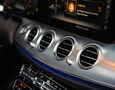 Foto Mercedes-Benz E 300 de AMG Line EQ Power Hybrid / Multibeam LED / Widescreen / Distronic+ / 360 cam